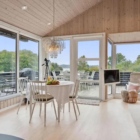 Holiday home Gorgeous In With Kitchen Borkop