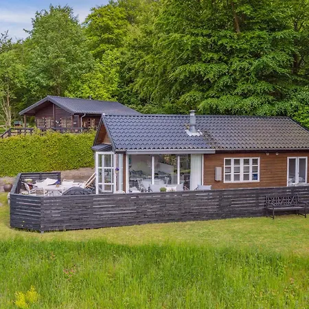 Holiday home Gorgeous In With Kitchen Borkop